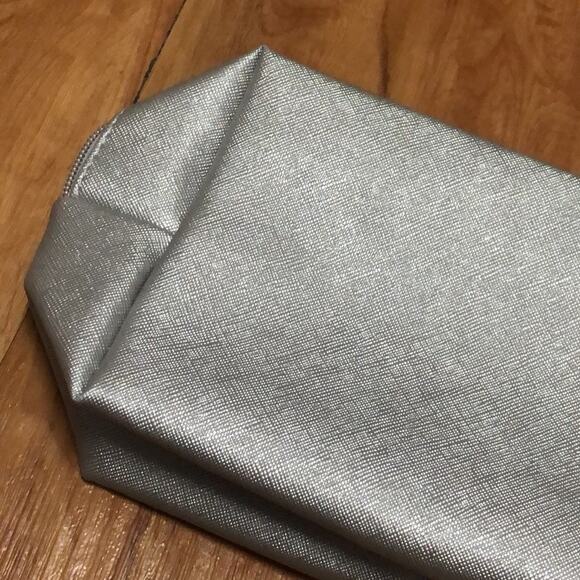NWOT Silver Shimmer Cosmetic Bag - Picture 3 of 7